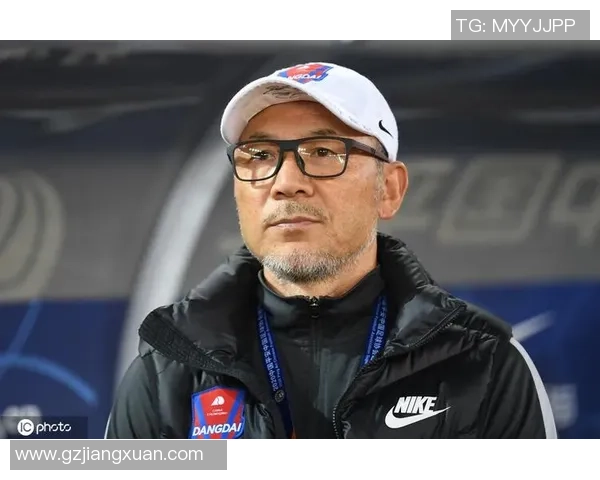 重庆足球队战术创新引领潮流成就新高峰